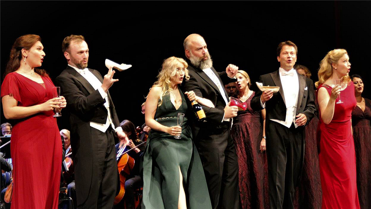 Eröffnungsgala Stadttheater Bremerhaven 2022-23 - Foto Otto Oberstech